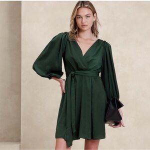 Banana Republic Green V-neck satin dress